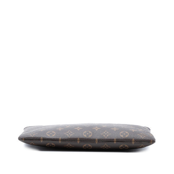 Pre-Loved Louis Vuitton Monogram Daily Pouch - Picture 3 of 7